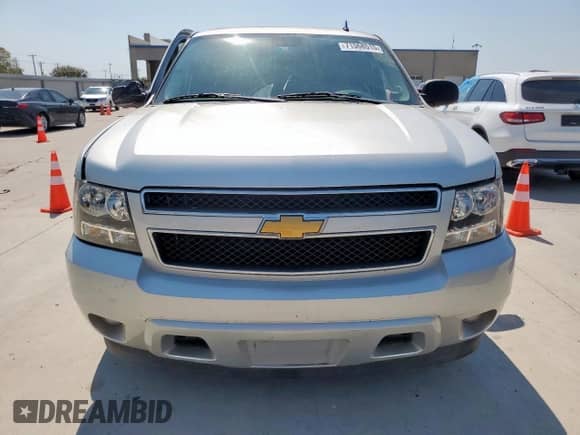 2010 Chevrolet Tahoe LS z VIN 1GNUCAE01AR288249, wystawiony jako Copart lot #71568515 z przebiegiem Nie podano mil oraz Szkoda całkowita • Salvage title. Historia ofert i sprzedaży dostępna na DreamBid. Obrazek 5.