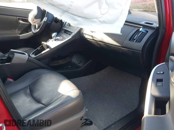 2014 Toyota Prius Two with VIN JTDKN3DU9E0365681, listed as a IAAI auction lot 43409822 with 139,297 mi miles and . Bid and sale history available at DreamBid. Image 5.