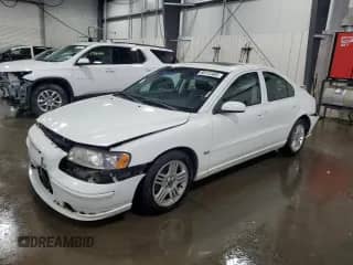 2006 Volvo S60 2.5L Turbo с VIN YV1RS592362557172, выставлен на аукционе Copart как лот 68112405 с пробегом 142 387 миль миль и Списание • Salvage title. История ставок и продаж доступна на DreamBid. Изображение 1.