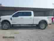 2017 Ford F-250 Lariat z VIN 1FT7W2BT2HEB13642, wystawiony jako IAAI lot #43112655 z przebiegiem 184 690 mil mil oraz . Historia ofert i sprzedaży dostępna na DreamBid. Obrazek 14.