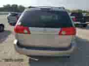 2006 Toyota Sienna XLE z VIN 5TDZA22C56S409978, wystawiony jako Copart lot #81127375 z przebiegiem 310 835 mil mil oraz Czysty tytuł • Clean title. Historia ofert i sprzedaży dostępna na DreamBid. Obrazek 6.