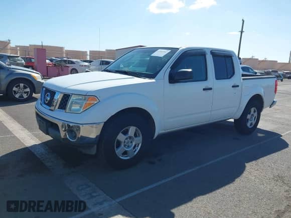 2008 Nissan Frontier SE z VIN 1N6AD07U58C408079, wystawiony jako IAAI lot #43541862 z przebiegiem 174 442 mil mil oraz . Historia ofert i sprzedaży dostępna na DreamBid. Obrazek 2.