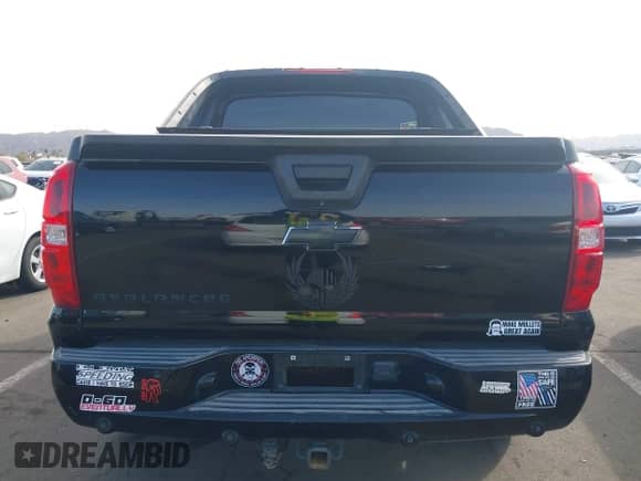 2011 Chevrolet Avalanche LT with VIN 3GNMCFE05BG140362, listed as a IAAI auction lot 41693220 with 162,800 mi miles and . Bid and sale history available at DreamBid. Image 16.