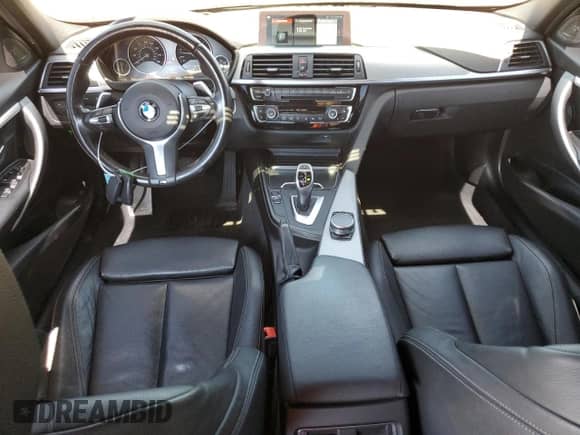 2018 BMW 3 Series 340i xDrive с VIN WBA8B7C53JA585825, выставлен на аукционе Copart как лот 72025435 с пробегом 70 193 миль миль и Списание • Salvage title. История ставок и продаж доступна на DreamBid. Изображение 8.