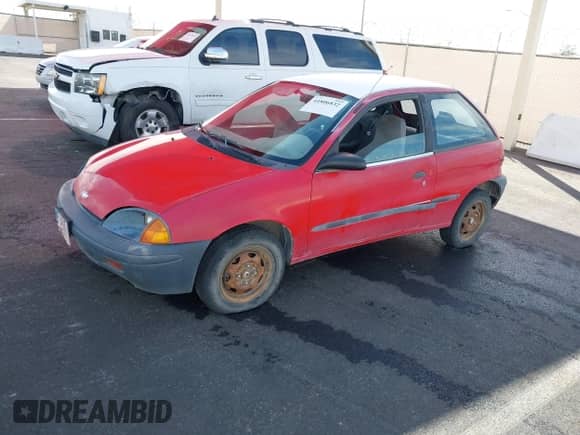 1996 Chevrolet Metro z VIN 2C1MR2261T6707346, wystawiony jako IAAI lot #41806832 z przebiegiem 276 650 mil mil oraz . Historia ofert i sprzedaży dostępna na DreamBid. Obrazek 2.