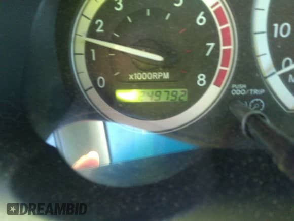 2004 Toyota Sienna XLE z VIN 5TDBA22C24S012372, wystawiony jako IAAI lot #37033120 z przebiegiem 249 792 mil mil oraz . Historia ofert i sprzedaży dostępna na DreamBid. Obrazek 7.