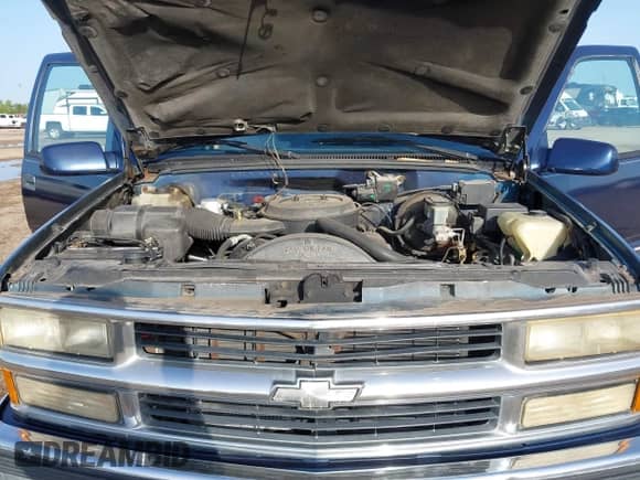 1995 Chevrolet Tahoe z VIN 1GNEC13K7SJ427888, wystawiony jako IAAI lot #42703275 z przebiegiem 251 895 mil mil oraz . Historia ofert i sprzedaży dostępna na DreamBid. Obrazek 10.