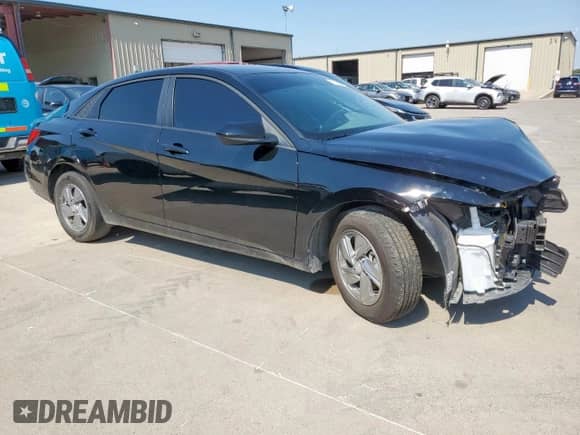 2025 Hyundai Elantra SE with VIN KMHLL4DG9SU949332, listed as a Copart auction lot 80647335 with 30,620 mi miles and Clean title. Bid and sale history available at DreamBid. Image 4.