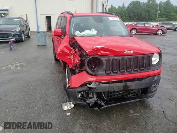 2018 Jeep Renegade Altitude with VIN ZACCJABB2JPG68733, listed as a Copart auction lot 67998775 with 155,471 mi miles and Salvage title. Bid and sale history available at DreamBid. Image 13.