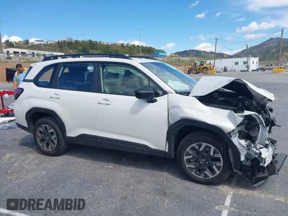 2025 Subaru Forester z VIN JF2SLDAC4SH419796, wystawiony jako IAAI lot #41911241 z przebiegiem 6 359 mil mil oraz . Historia ofert i sprzedaży dostępna na DreamBid. Obrazek 14.