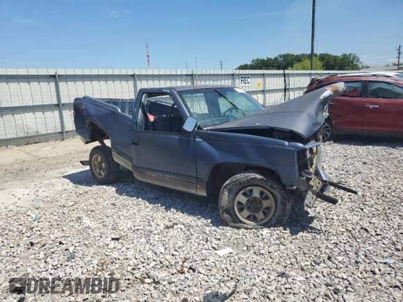1988 Chevrolet Silverado 1500 z VIN 1GCDC1424JZ220200, wystawiony jako Copart lot #60512284 z przebiegiem 140 877 mil mil oraz Czysty tytuł • Clean title. Historia ofert i sprzedaży dostępna na DreamBid. Obrazek 4.