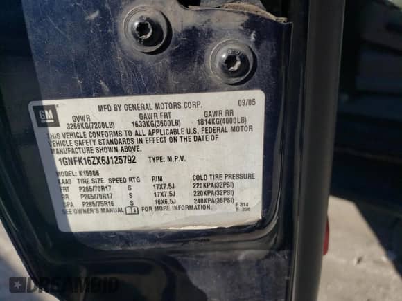 2006 Chevrolet Suburban LT z VIN 1GNFK16ZX6J125792, wystawiony jako Copart lot #89171755 z przebiegiem 261 740 mil mil oraz Szkoda całkowita • Salvage title. Historia ofert i sprzedaży dostępna na DreamBid. Obrazek 13.