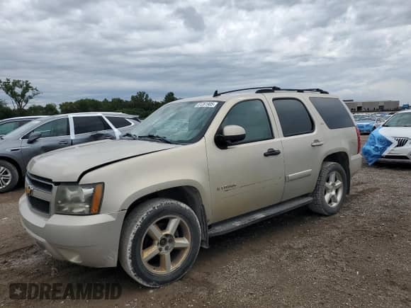 2007 Chevrolet Tahoe LT z VIN 1GNFK13007R188117, wystawiony jako Copart lot #81261905 z przebiegiem Nie podano mil oraz Czysty tytuł • Clean title. Historia ofert i sprzedaży dostępna na DreamBid. Obrazek 1.