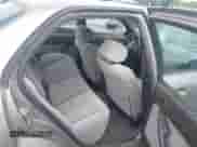 1996 Toyota Camry LE z VIN 4T1BF12KXTU140593, wystawiony jako IAAI lot #43025305 z przebiegiem 112 167 mil mil oraz . Historia ofert i sprzedaży dostępna na DreamBid. Obrazek 8.