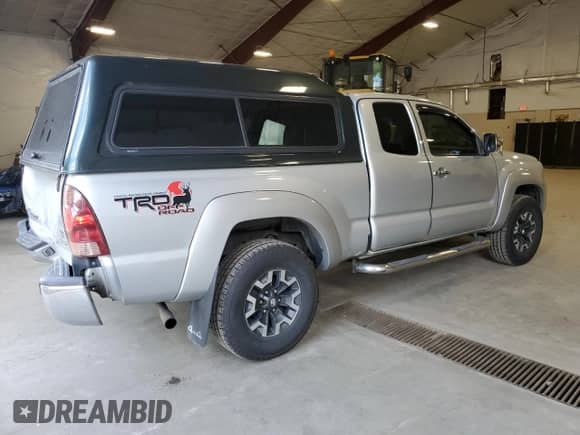 2007 Toyota Tacoma with VIN 5TEUX42N87Z383998, listed as a Copart auction lot 67279215 with 109,913 mi miles and Salvage title. Bid and sale history available at DreamBid. Image 3.