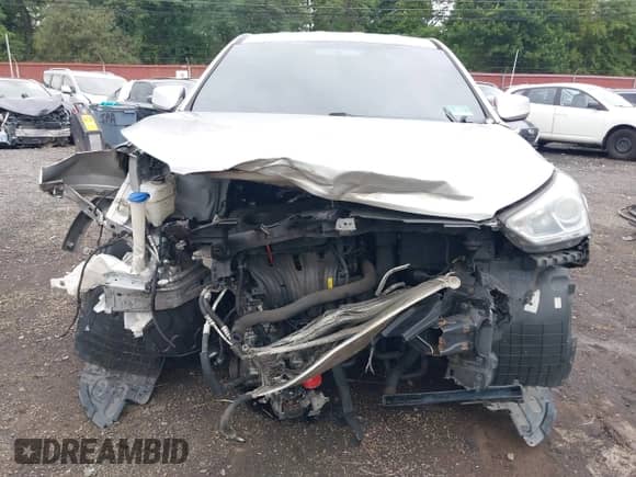 2018 Hyundai Santa Fe 2.4L z VIN 5XYZTDLB1JG530735, wystawiony jako IAAI lot #42893469 z przebiegiem 143 883 mil mil oraz . Historia ofert i sprzedaży dostępna na DreamBid. Obrazek 17.