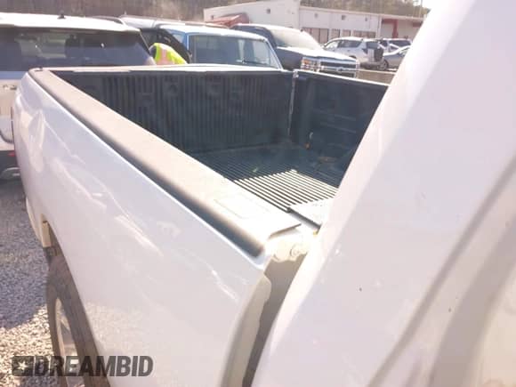 2014 Ram 1500 Express z VIN 3C6JR6AT5EG111434, wystawiony jako IAAI lot #41663335 z przebiegiem 227 039 mil mil oraz . Historia ofert i sprzedaży dostępna na DreamBid. Obrazek 8.