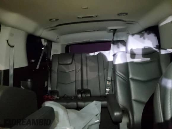 2019 Cadillac Escalade ESV z VIN 1GYS3GKJ1KR154028, wystawiony jako Copart lot #83409884 z przebiegiem Nie podano mil oraz Szkoda całkowita • Salvage title. Historia ofert i sprzedaży dostępna na DreamBid. Obrazek 10.