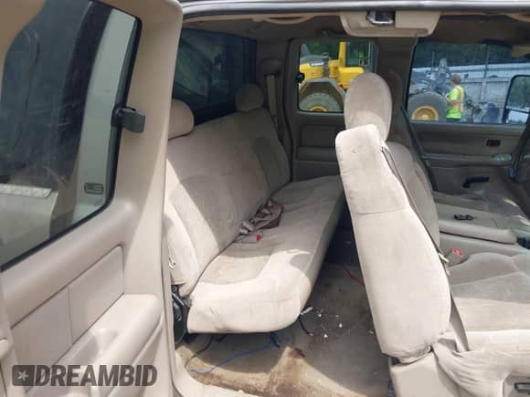 2002 Chevrolet Silverado 2500HD LT с VIN 1GCHK29172E158362, выставлен на аукционе IAAI как лот 42862931 с пробегом 261 133 миль миль и . История ставок и продаж доступна на DreamBid. Изображение 8.