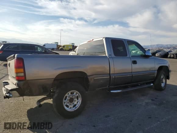 1999 Chevrolet Silverado 2500 LS с VIN 1GCFC29UXXZ117304, выставлен на аукционе Copart как лот 74266484 с пробегом 325 714 миль миль и Списание • Salvage title. История ставок и продаж доступна на DreamBid. Изображение 3.