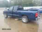 2005 Dodge Dakota ST z VIN 1D7HE22K35S329582, wystawiony jako Copart lot #65600065 z przebiegiem Nie podano mil oraz Szkoda całkowita • Salvage title. Historia ofert i sprzedaży dostępna na DreamBid. Obrazek 2.