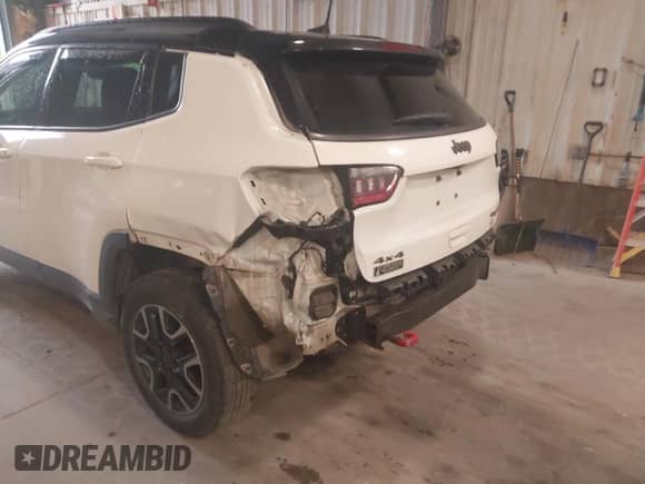 2018 Jeep Compass Trailhawk z VIN 3C4NJDDB9JT501558, wystawiony jako IAAI lot #42839010 z przebiegiem 88 554 mil mil oraz . Historia ofert i sprzedaży dostępna na DreamBid. Obrazek 6.