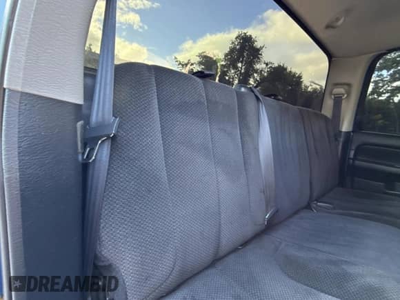 2003 Dodge 2500 ST с VIN 3D7KU28623G702683, выставлен на аукционе Copart как лот 57917605 с пробегом 263 449 миль миль и Списание • Salvage title. История ставок и продаж доступна на DreamBid. Изображение 6.