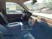 2007 Chevrolet Suburban LT z VIN 3GNFK16367G261352, wystawiony jako IAAI lot #42722188 z przebiegiem 362 386 mil mil oraz . Historia ofert i sprzedaży dostępna na DreamBid. Obrazek 5.