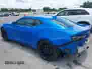 2024 Chevrolet Camaro 3LT с VIN 1G1FD1RS8R0120451, выставлен на аукционе IAAI как лот 42563728 с пробегом 17 545 миль миль и . История ставок и продаж доступна на DreamBid. Изображение 3.