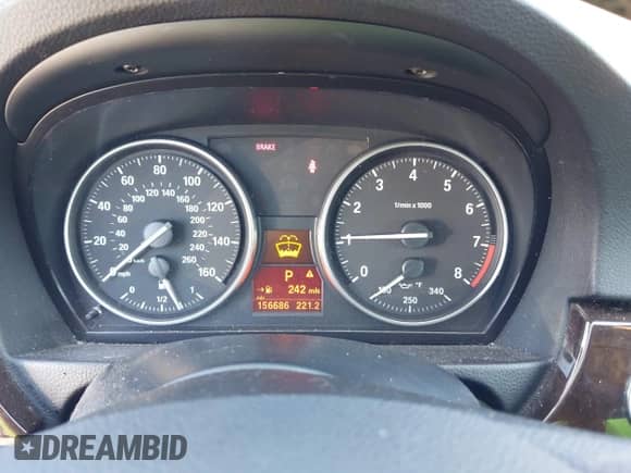 2011 BMW 3 Series 328i xDrive с VIN WBAKF5C50BE656391, выставлен на аукционе IAAI как лот 43355526 с пробегом 156 686 миль миль и . История ставок и продаж доступна на DreamBid. Изображение 7.