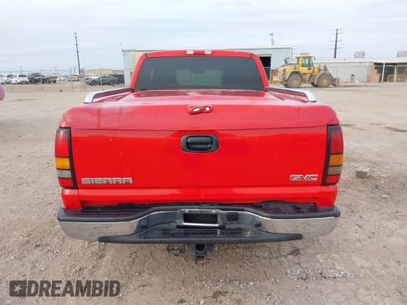 2005 GMC Sierra 1500 SLT with VIN 1GTEC19T35Z355604, listed as a IAAI auction lot 41283645 with 186,908 mi miles and . Bid and sale history available at DreamBid. Image 16.