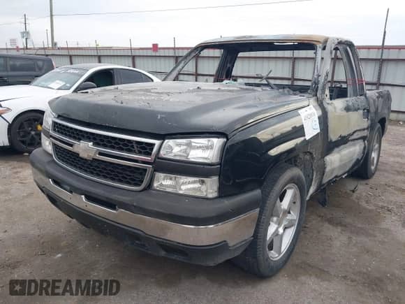 2005 Chevrolet Silverado 1500 Work Truck with VIN 1GCEC14X25Z324919, listed as a IAAI auction lot 41020016 with Not provided miles and . Bid and sale history available at DreamBid. Image 2.