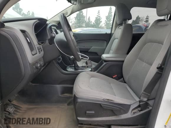 2019 Chevrolet Colorado 4WD Work Truck z VIN 1GCGTBEN0K1191776, wystawiony jako Copart lot #84706874 z przebiegiem 150 149 mil mil oraz Czysty tytuł • Clean title. Historia ofert i sprzedaży dostępna na DreamBid. Obrazek 7.