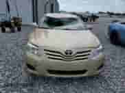 2011 Toyota Camry LE z VIN 4T1BF3EK4BU719780, wystawiony jako Copart lot #66143165 z przebiegiem 102 886 mil mil oraz Nie do naprawy • Non repairable. Historia ofert i sprzedaży dostępna na DreamBid. Obrazek 5.