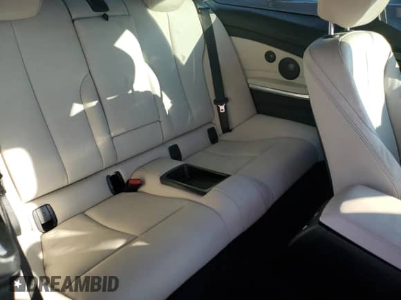 2018 BMW 4 Series 430i xDrive z VIN WBA4W5C51JAA49224, wystawiony jako Copart lot #80172915 z przebiegiem 79 309 mil mil oraz Szkoda całkowita • Salvage title. Historia ofert i sprzedaży dostępna na DreamBid. Obrazek 10.