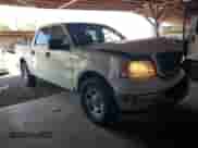 2005 Ford F-150 XLT z VIN 1FTRW12W75KE81194, wystawiony jako Copart lot #68182345 z przebiegiem 213 927 mil mil oraz Czysty tytuł • Clean title. Historia ofert i sprzedaży dostępna na DreamBid. Obrazek 4.