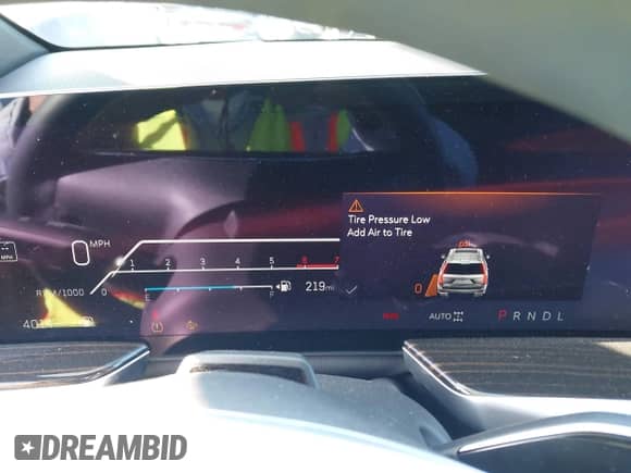 2025 Cadillac Escalade with VIN 1GYS9ARL5SR227081, listed as a IAAI auction lot 42883706 with 4,014 mi miles and . Bid and sale history available at DreamBid. Image 7.