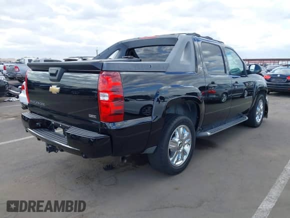 2011 Chevrolet Avalanche LT с VIN 3GNMCFE03BG351852, выставлен на аукционе IAAI как лот 42083263 с пробегом 92 292 миль миль и . История ставок и продаж доступна на DreamBid. Изображение 4.