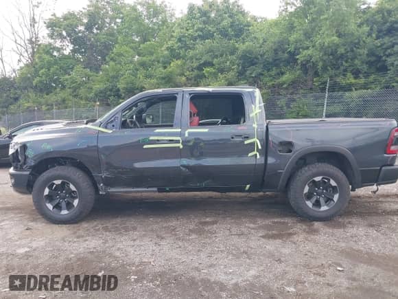 2019 Ram 1500 Rebel z VIN 1C6SRFLT1KN784936, wystawiony jako IAAI lot #42375986 z przebiegiem 78 539 mil mil oraz . Historia ofert i sprzedaży dostępna na DreamBid. Obrazek 15.