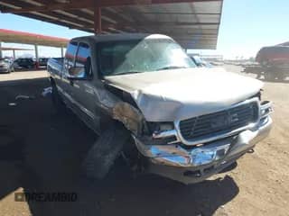 2002 GMC Sierra 1500 SLE z VIN 2GTEK19T721381162, wystawiony jako IAAI lot #43198789 z przebiegiem 301 974 mil mil oraz . Historia ofert i sprzedaży dostępna na DreamBid. Obrazek 1.