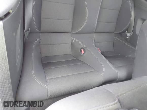 2017 Ford Mustang V6 z VIN 1FATP8EM8H5313529, wystawiony jako IAAI lot #42718489 z przebiegiem 32 926 mil mil oraz . Historia ofert i sprzedaży dostępna na DreamBid. Obrazek 8.