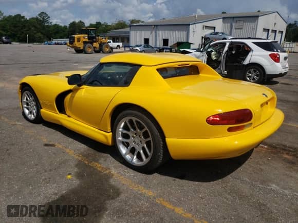 2001 Dodge Viper RT/10 with VIN 1B3ER65E41V700905, listed as a Copart auction lot 55673045 with 5,648 mi miles and Clean title. Bid and sale history available at DreamBid. Image 2.