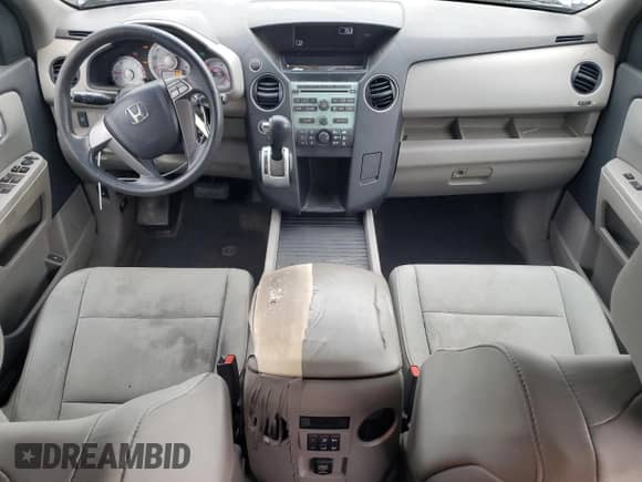 2010 Honda Pilot LX with VIN 5FNYF4H20AB014742, listed as a Copart auction lot 87434435 with 141,802 mi miles and Salvage title. Bid and sale history available at DreamBid. Image 8.