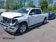 2020 Ram 1500 Lone Star z VIN 1C6RREFT5LN337869, wystawiony jako IAAI lot #42461522 z przebiegiem 148 064 mil mil oraz . Historia ofert i sprzedaży dostępna na DreamBid. Obrazek 17.