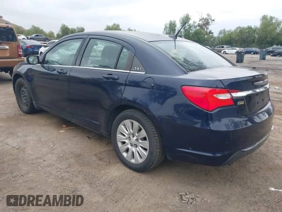 2014 Chrysler 200 LX с VIN 1C3CCBAG1EN149799, выставлен на аукционе IAAI как лот 42078955 с пробегом 167 115 миль миль и . История ставок и продаж доступна на DreamBid. Изображение 3.