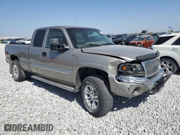 2003 GMC Sierra 1500 SLE with VIN 2GTEK19T731146665, listed as a Copart auction lot 69531743 with 119,687 mi miles and Salvage title. Bid and sale history available at DreamBid. Image 4.