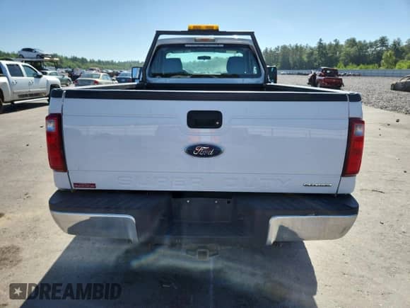 2015 Ford F-250 XLT z VIN 1FTBF2B68FEA25759, wystawiony jako Copart lot #61693455 z przebiegiem 75 052 mil mil oraz Szkoda całkowita • Salvage title. Historia ofert i sprzedaży dostępna na DreamBid. Obrazek 6.