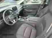 2024 Nissan Altima SV z VIN 1N4BL4DV9RN369412, wystawiony jako Copart lot #72043285 z przebiegiem 31 053 mil mil oraz Czysty tytuł • Clean title. Historia ofert i sprzedaży dostępna na DreamBid. Obrazek 7.