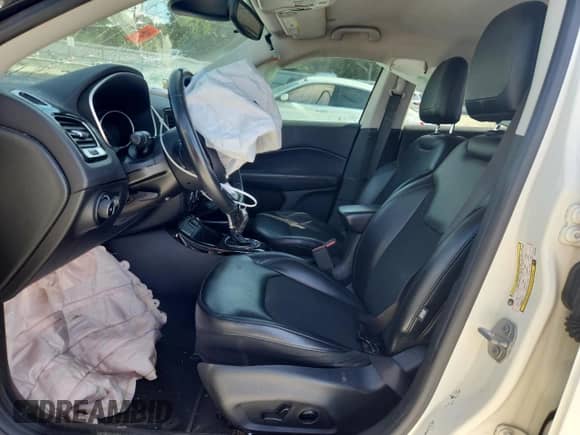 2018 Jeep Compass Altitude с VIN 3C4NJCBB9JT327164, выставлен на аукционе Copart как лот 85785555 с пробегом 121 406 миль миль и Списание • Salvage title. История ставок и продаж доступна на DreamBid. Изображение 7.