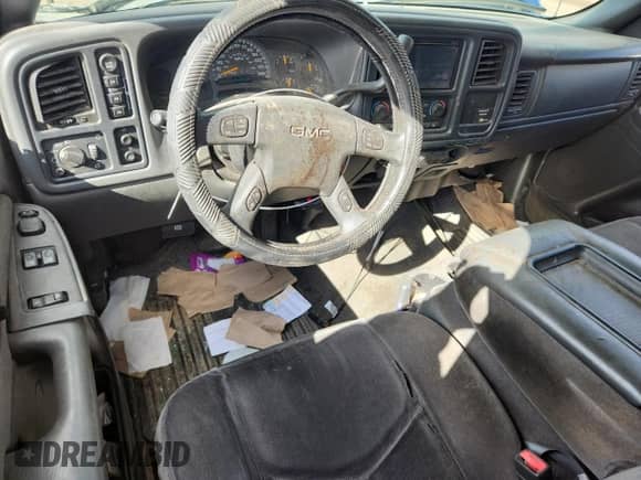 2004 GMC Sierra 1500 SLE с VIN 2GTEC19T541150714, выставлен на аукционе Copart как лот 70349165 с пробегом 167 367 миль миль и Списание • Salvage title. История ставок и продаж доступна на DreamBid. Изображение 8.